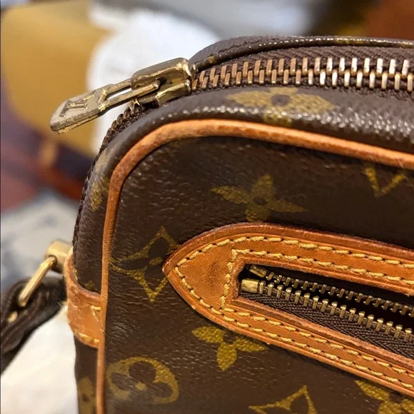 Vintage Louis Vuitton Monogram Marly Dragonne clutch. - Picture 13 of 17